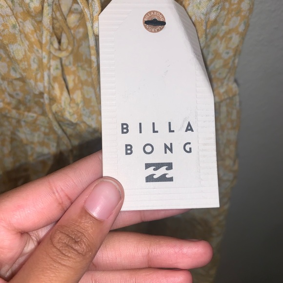 NEW WITH TAGS 🤍🥰🎁 - Picture 2 of 2